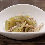 トリワイン ＰＩＫＯＳＨＨＨＵ - ふきと鶏皮の新しいのん？