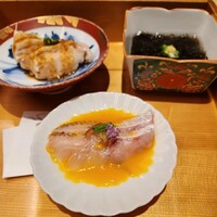 のどぐろ割烹 一心 別邸 - のどぐろ黄身醤油、よだれ鶏、もずく酸
