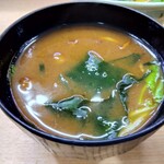 Sushidokoro Setsugetsuka - 赤だしお味噌汁(ピンボケ)
