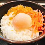 ゆで太郎 - ライス＋温玉＋漬物＆紅生姜