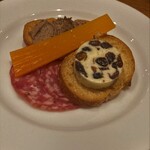 カーヴ - アミューズ