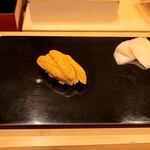 鮨 竜介 - うに（海苔なし）