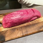 肉と日本酒いぶり  - タンの量り売り。10gで150円