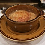 ステーキハウス新吾 - オニオングラタンスープ