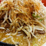 麺屋 あっ晴れ - 胡椒と一味を追加