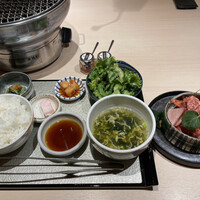 牛刺しと焼肉 仔虎 クリスロード店 - 