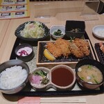 Tonkatsu Keiwai Kei - 広島県産牡蠣フライとひとくちロースとんかつ膳と天然大海老フライ(1尾)