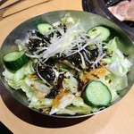 焼肉 きんぐ - たっぷり韓国海苔のチョレギサラダ