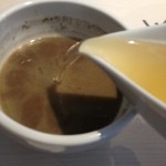 らー麺 山さわ - 割りスープ