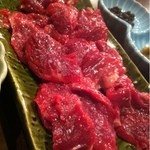 肉山 - 馬ヒレの刺身