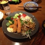 La むめい狼 練馬店 - 海老フライと生姜焼き定食