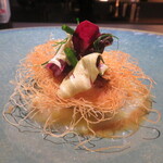 十皿 - トラ河豚のカダイフ巻き　白菜ピューレ