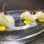 十皿 - 天然鮃の昆布締めカルパッチョ　カラスミソース