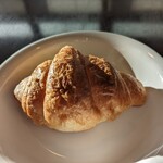 Domiin - クロワッサン。トースターで焼いたらサクサクで美味しい〜♪