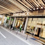 SHAKE SHACK - 