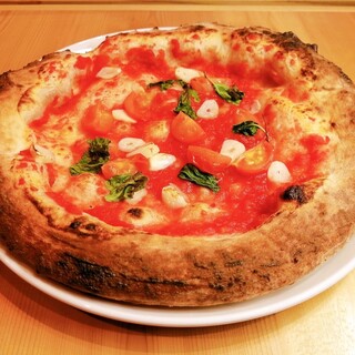 使用意大利产粉面糊自制正宗披萨让人赞不绝口