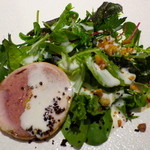 ル・タン・ペルデュ - 仔兎のサラダ　山のチーズのコンディマン
