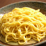 麺や和 - 新登場の極太麺。モチモチ感を強調してつけ麺の旨みを最大限に引き出します。