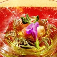 三徳六味 - お通し(海の物ジュレ・ジュンサイ・アイスプラント）