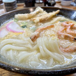 葉隠うどん - えびごぼうとじ 麺が美しいんよね〜