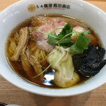 飯田商店 - わんたん入り醤油らぁ麺 ¥1100