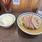 雪ぐに - 味噌 ¥850 チャーシュー全部乗せ ¥400 ライス中 ¥170