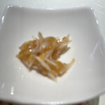 あわび亭 - サメの軟骨の梅あえ