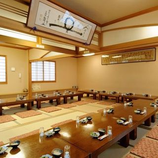 忘新年会、歓送迎会など、季節の宴会、会社での大人数での宴会に最適な空間です。