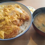 丸仙食堂 - 揚げたてのカツは値段以上のボリューム