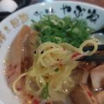 地鶏×地酒居酒屋 やぶ家 - 超濃厚鶏こつ麺の麺