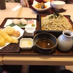 Kazoku An Famiri- - 私のぉ～天ざるそばとぉ寿司2貫セット1450円税込ですってぇ〜♪旨かったぁ～！！