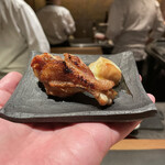 とり茶太郎 - 名古屋コーチン手羽元燻製チーズ