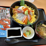 Jizakana Ryouri Ebisu - レギュラーサイズの海鮮丼