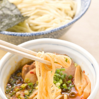 素材と味にこだわった、まるげん自慢のスープ