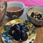 甘納豆かわむら - 煎り大豆で淹れた豆茶　紫花豆の納豆添え