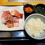 幸せの焼肉食べ放題 かみむら牧場 - 