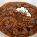 キッチン ブルー グローブ - ビーフストロガノフ、肉が多いです