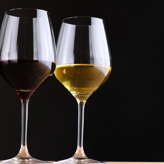 コース料理に合わせて『赤・白・泡…』多彩なラインナップ