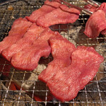 Sumibiyakiniku Pakupaku - 