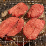 Sumibiyakiniku Pakupaku - 