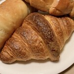 Swan CAFE&BAKERY - 塩パン、クロワッサン、くるみパン