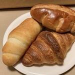 Swan CAFE&BAKERY - 塩パン、クロワッサン、くるみパン