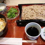 Soba Dokoro Chikuzen - 親子丼のランチセット（９８０円）