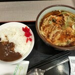 Sakae Pa-Kingu Eria (Kudari) Fu-Do Ko-To - 天ぷらうどんとミニカレーセット1030円