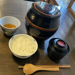 韻松亭 - 茶つぼ三段弁当、着丼