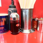 ラーメン二郎 - 卓上調味料