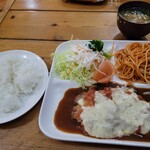 ル・ポワル - ポークソテートマトチーズ焼き 1300円