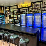 ラ　ブルゴーニュ - ジュエリーショップと併設したワインバー空間