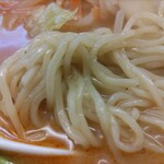 のんちゃんラーメン - 中太麺はスルスル。