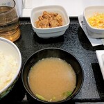 Yoshino ya - 納豆牛小鉢定食